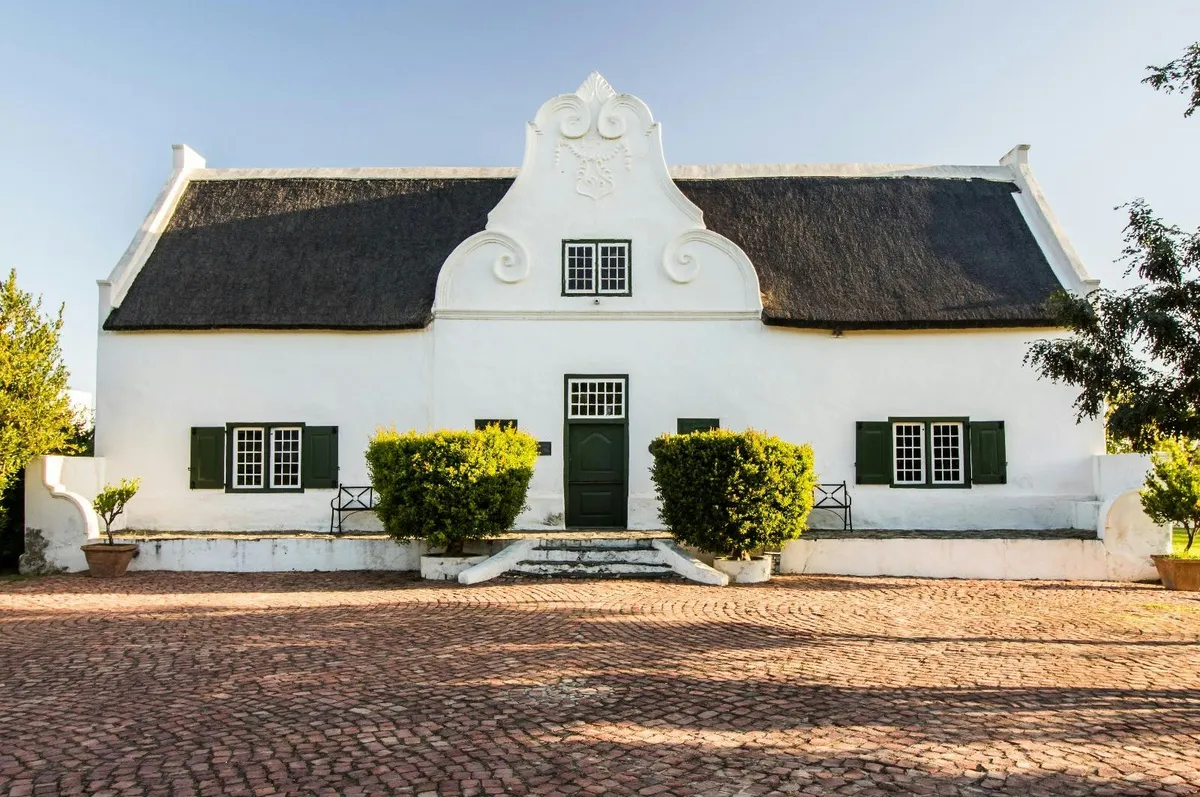 Front of the thatched Cape Dutch homestead